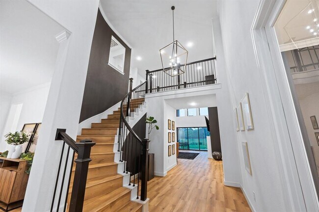 Building Photo - 6618 Mirabeau Ln