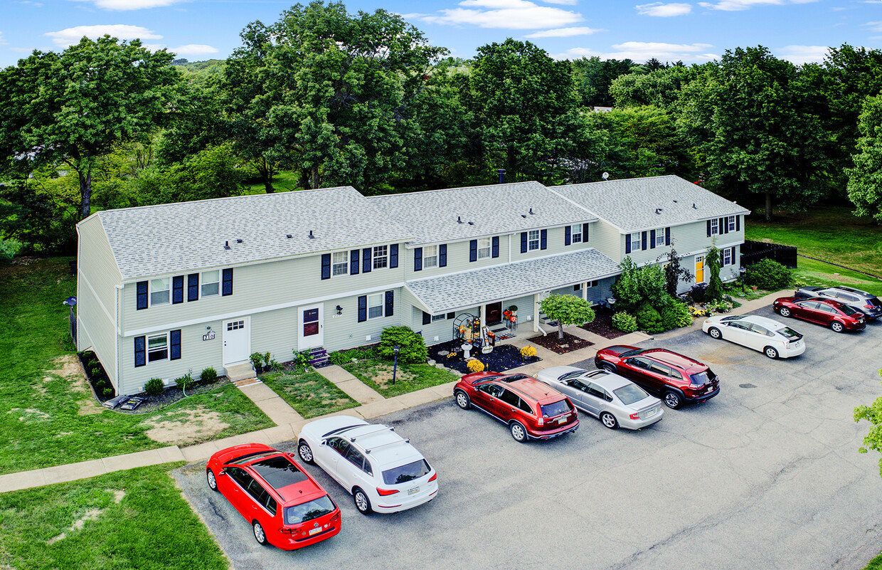 Primary Photo - 204 Parkwood Dr