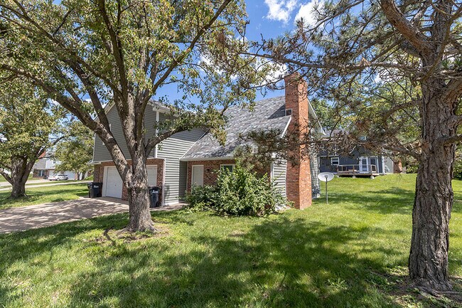 Foto del edificio - 1913 Greenleaves Ct