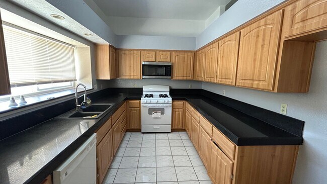 Foto del edificio - Beautiful 3 Bedroom Home in Moreno Valley