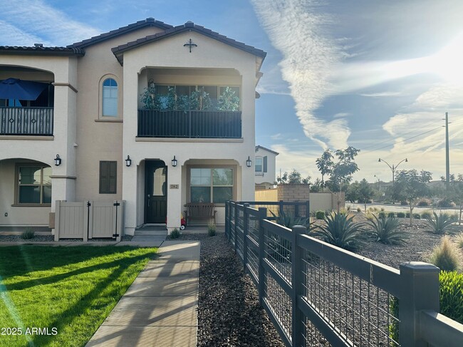 Building Photo - 782 S Olympic Dr