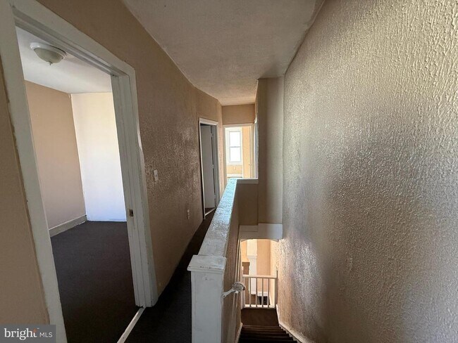 Foto del edificio - 2411 W Indiana Ave