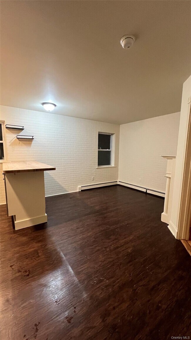 Foto del edificio - 27 E Main St