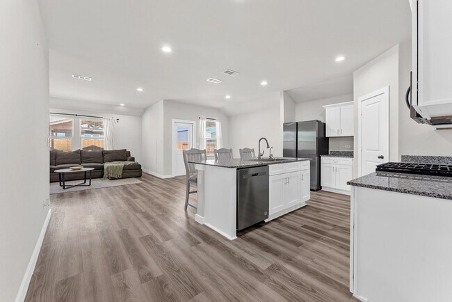 Foto del edificio - 7625 Purple Vitex Rd