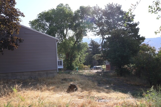 Building Photo - 380 E 700 S