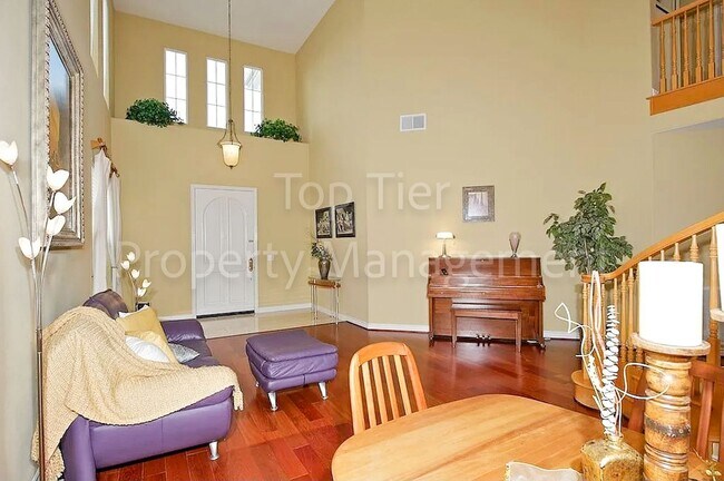 Building Photo - Stunning 5-Bedroom Home with Breathtaking ...