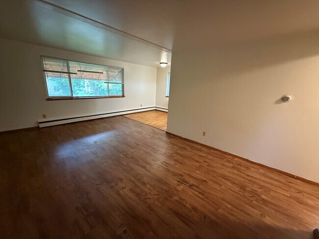 Foto del edificio - 2410 Brentwood Pky