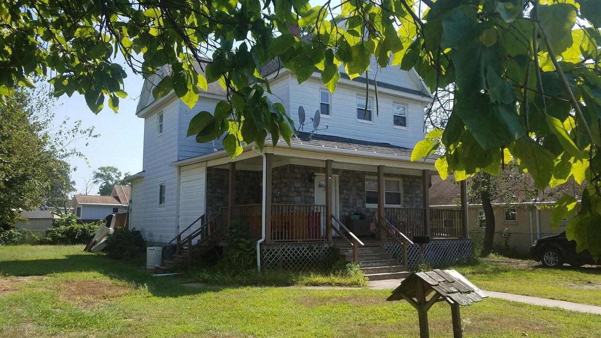 Building Photo - 60 Main St