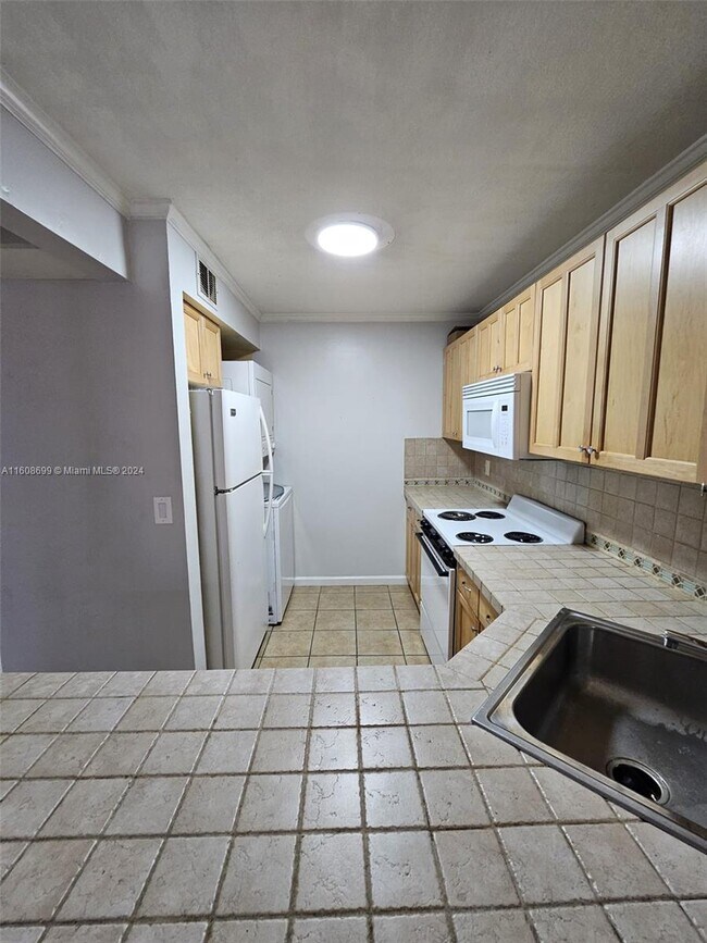 Photo - 10002 Winding Lake Rd Apartment