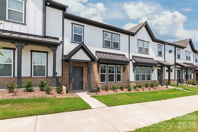 Building Photo - 302 Silver Fleet Dr