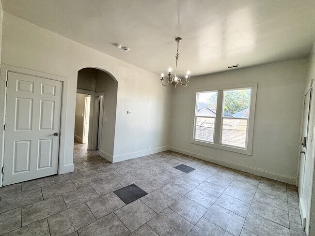 Building Photo - 61 S 800 W