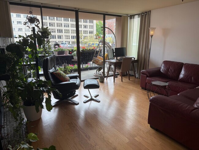 Foto del edificio - 1120 8th Ave