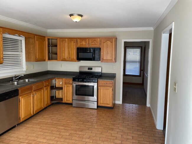 Building Photo - 865 Trailside Ln SW