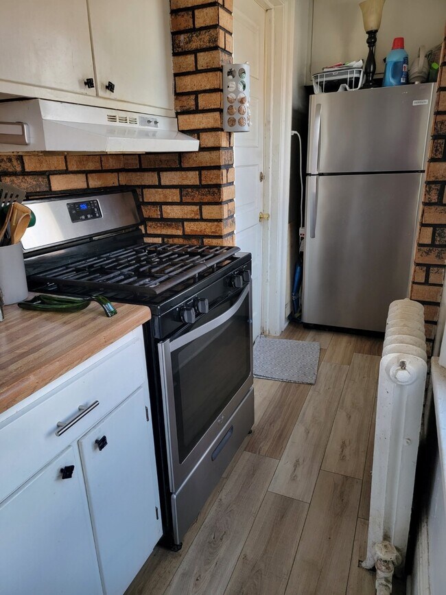 Foto del edificio - 2527 N Downer Ave