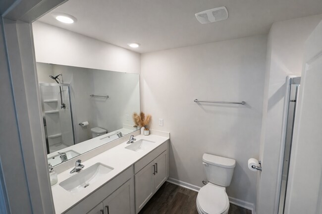 Building Photo - 1407 N Wilshire Ct