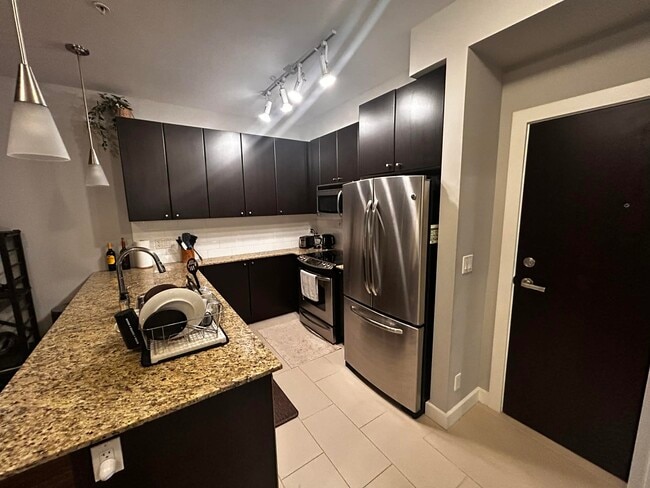 Building Photo - 250 Francis Way