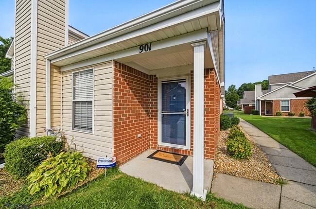 Building Photo - 901 Pine Mill Ct