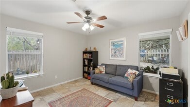 Building Photo - 19 Pebblebrook Ln