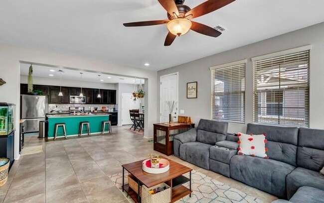 Building Photo - Lovely 3Bedroom/ 2.5 Bath Mesa Home!