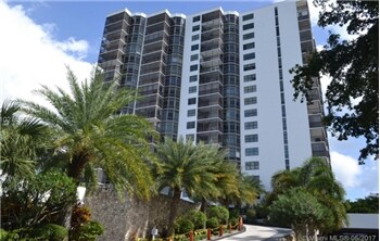 Foto principal - 3375 N Country Club Dr