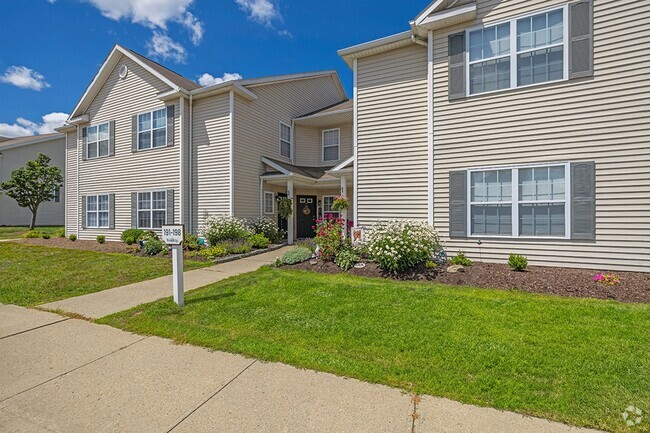 Building Photo - WoodsEdge Apartments