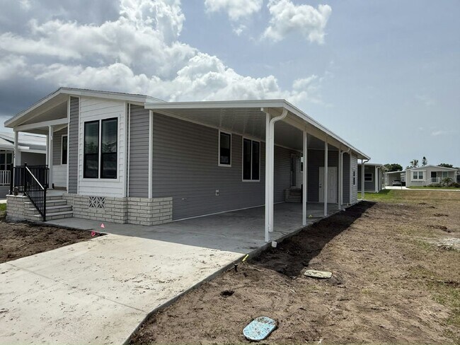 Building Photo - 3528 Vine Trl