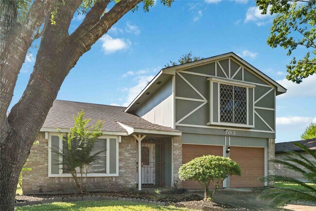 Foto del edificio - 703 Brookford Dr