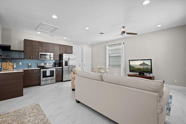 Building Photo - 5013 Grandiflora Rd