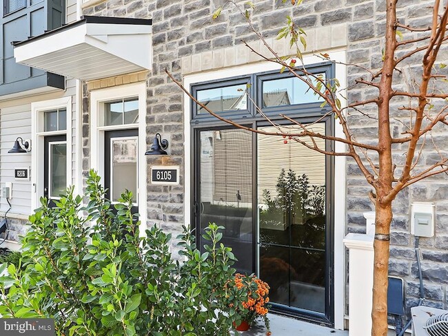 Building Photo - 6105 Vivaldi Rd