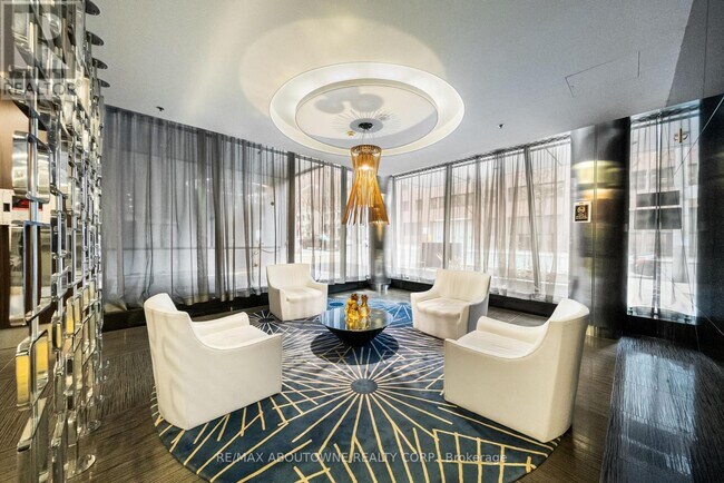 Photo du bâtiment - 28 Ted Rogers Way