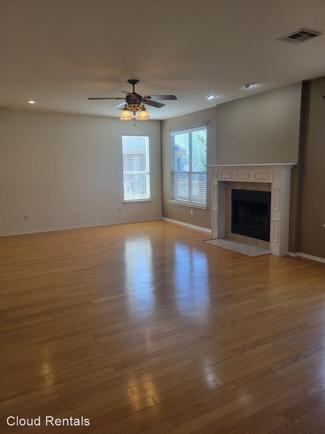 Building Photo - 4 br, 2.5 bath House - 502 Prospector Trail