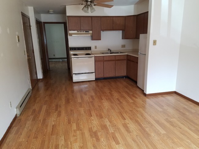 Foto del edificio - 1217 E Wilson St