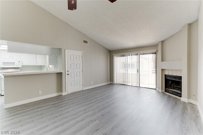 Building Photo - 830 N Sloan Ln