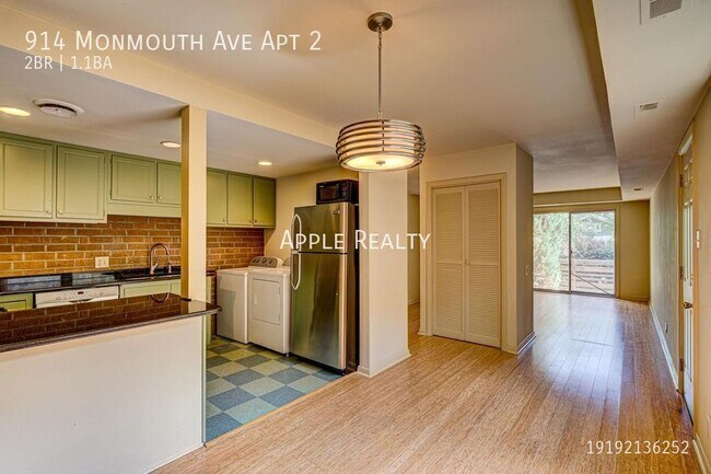 Building Photo - 914 Monmouth Ave