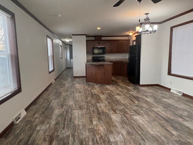 Building Photo - 309 Spring Park Dr