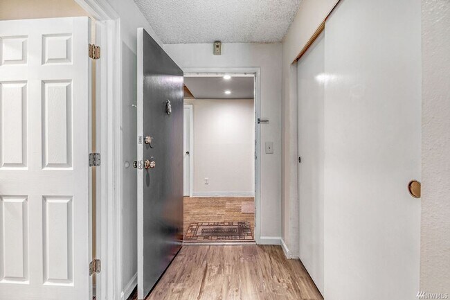 Foto del edificio - 6858 139th Ave NE