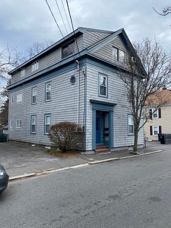 36 Upham St Unit 1, Salem, MA 01970 Room for Rent in Salem, MA