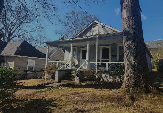 Building Photo - 689 Vernon Ave SE