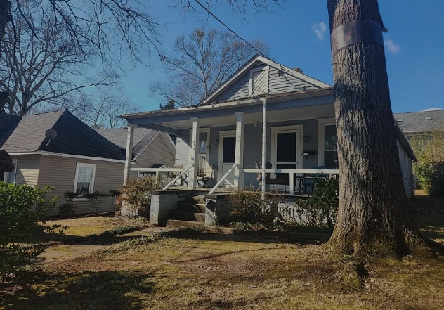 Building Photo - 689 Vernon Ave SE
