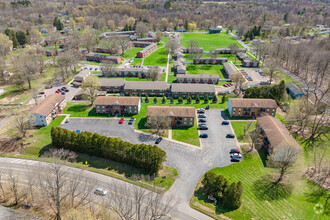 Aerial - 828 Holly Gardens