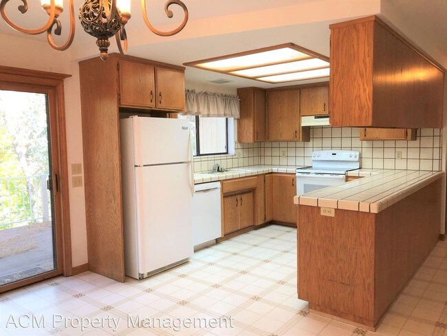 Building Photo - 3 br, 2.5 bath House - 12670 Golden Trout