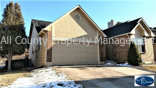 Building Photo - 850 Wycliffe Dr