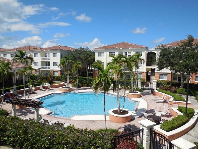 Foto del edificio - 9873 Baywinds Blvd