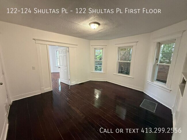 Foto del edificio - 122-124-124 Shultas Pl