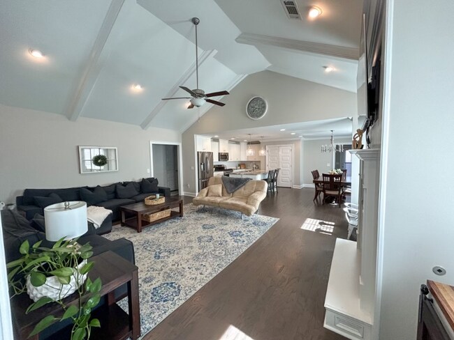 Foto del edificio - 220 Lee Audis Ln