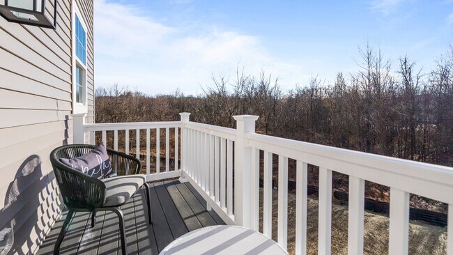 Building Photo - 207 Red Leaf Ln