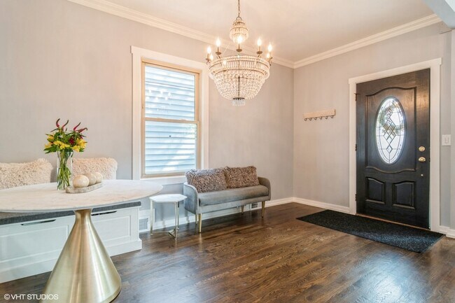 Foto del edificio - 4024 N Maplewood Ave