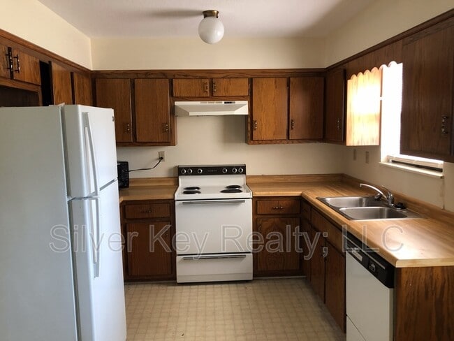 Foto del edificio - 823 Englewood Rd