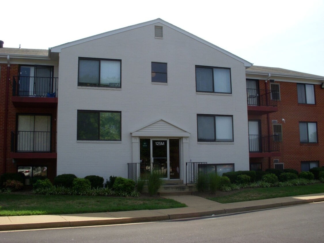 Primary Photo - Condo - 2 bedroom 2 bath w/ balcony