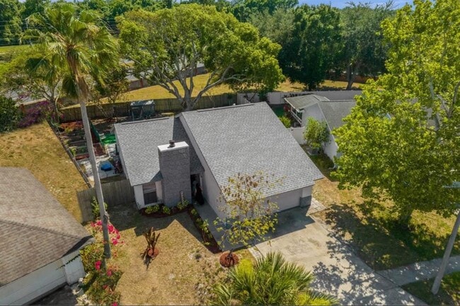 Building Photo - 1427 La Paloma Cir